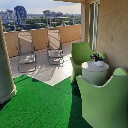 Apartament With Terras คีชีเนา ภายนอก รูปภาพ