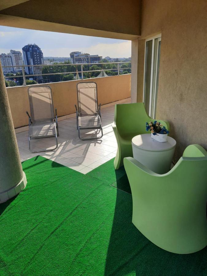 Apartament With Terras คีชีเนา ภายนอก รูปภาพ