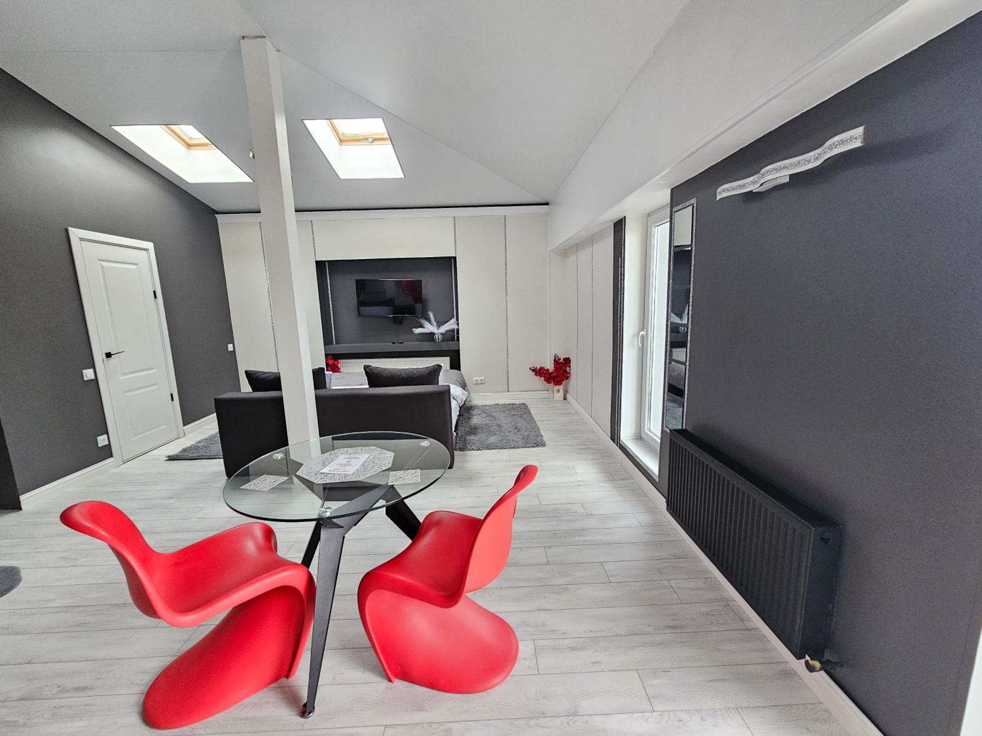 Apartament With Terras คีชีเนา ภายนอก รูปภาพ