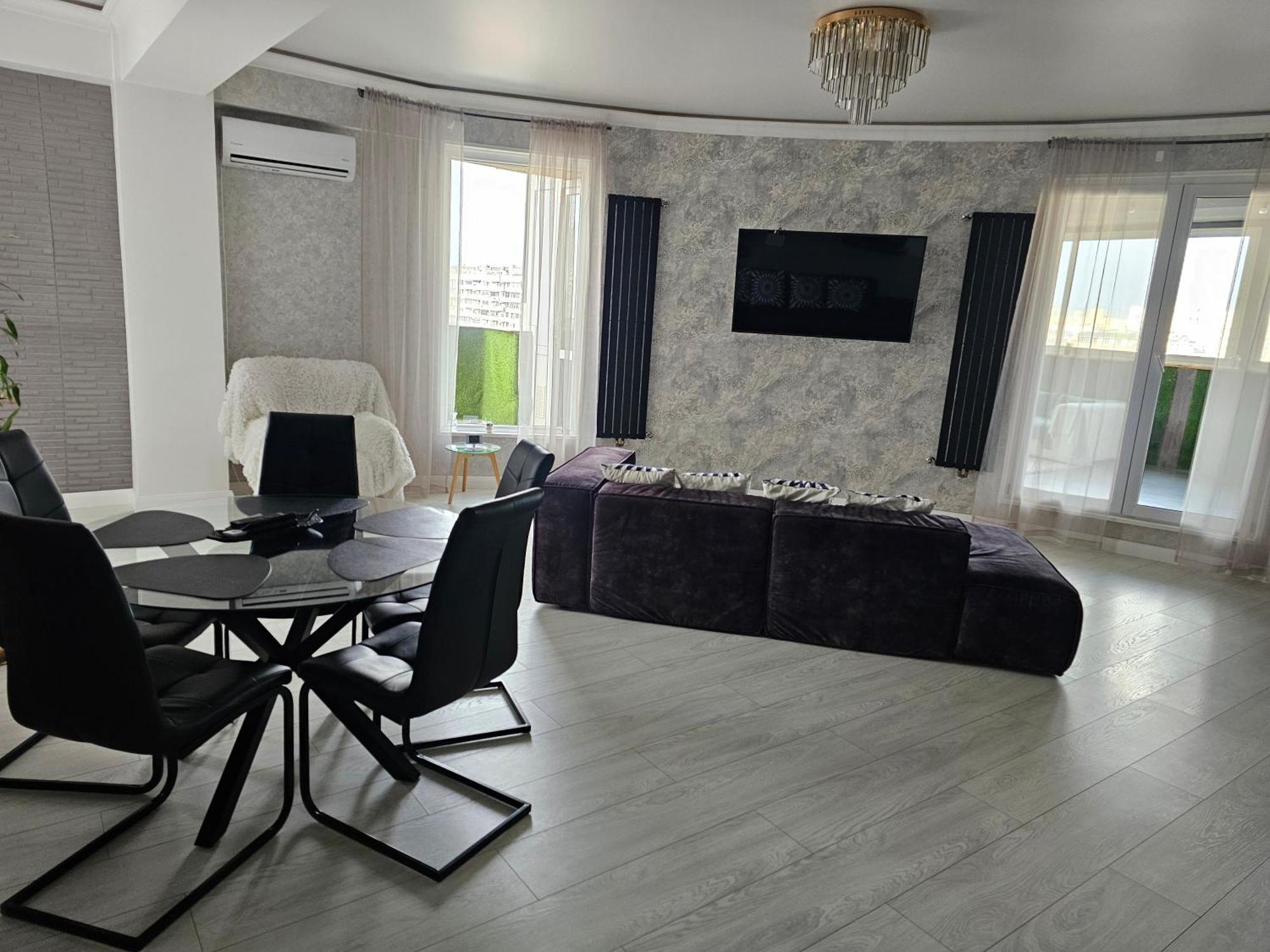 Apartament With Terras คีชีเนา ภายนอก รูปภาพ