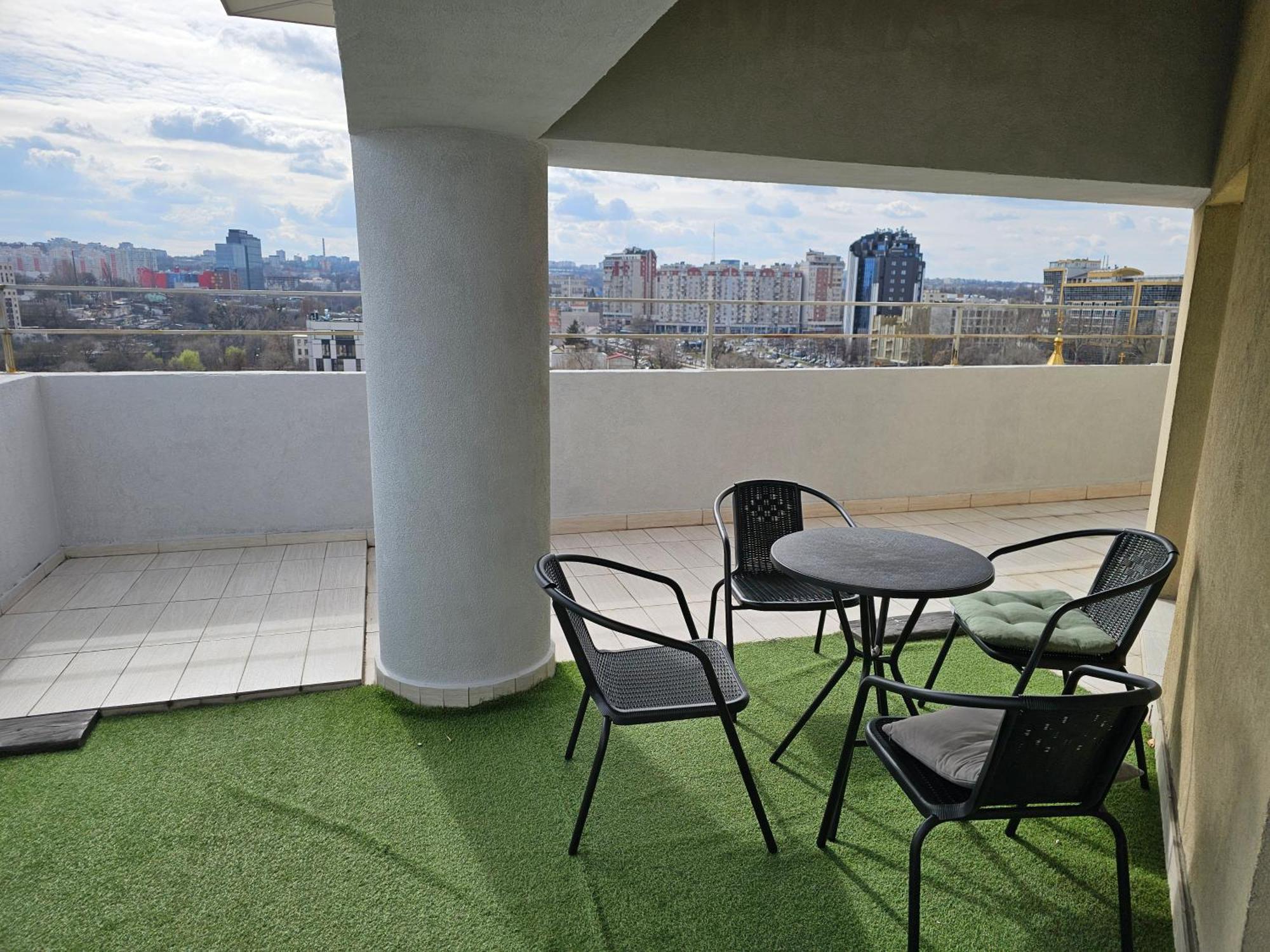 Apartament With Terras คีชีเนา ภายนอก รูปภาพ
