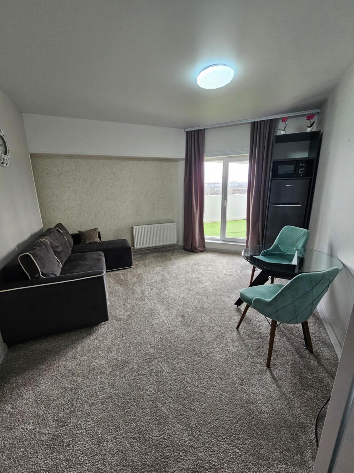 Apartament With Terras คีชีเนา ภายนอก รูปภาพ